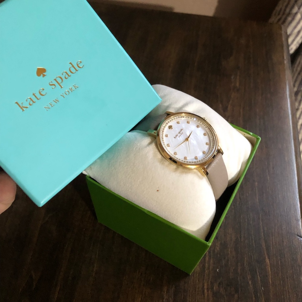 ✨KATE SPADE Gold and Cream Watch with Tan Strap 💙